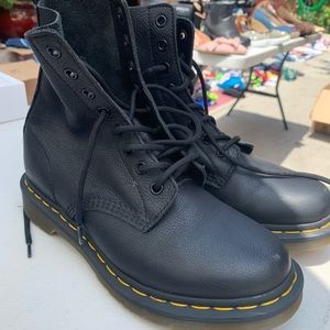 Dr. Martens. Soft leather